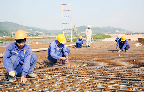 Thi công dự án cao tốc Hạ Long - Hải Phòng: Một công trường sôi động ngay từ đầu xuân 
